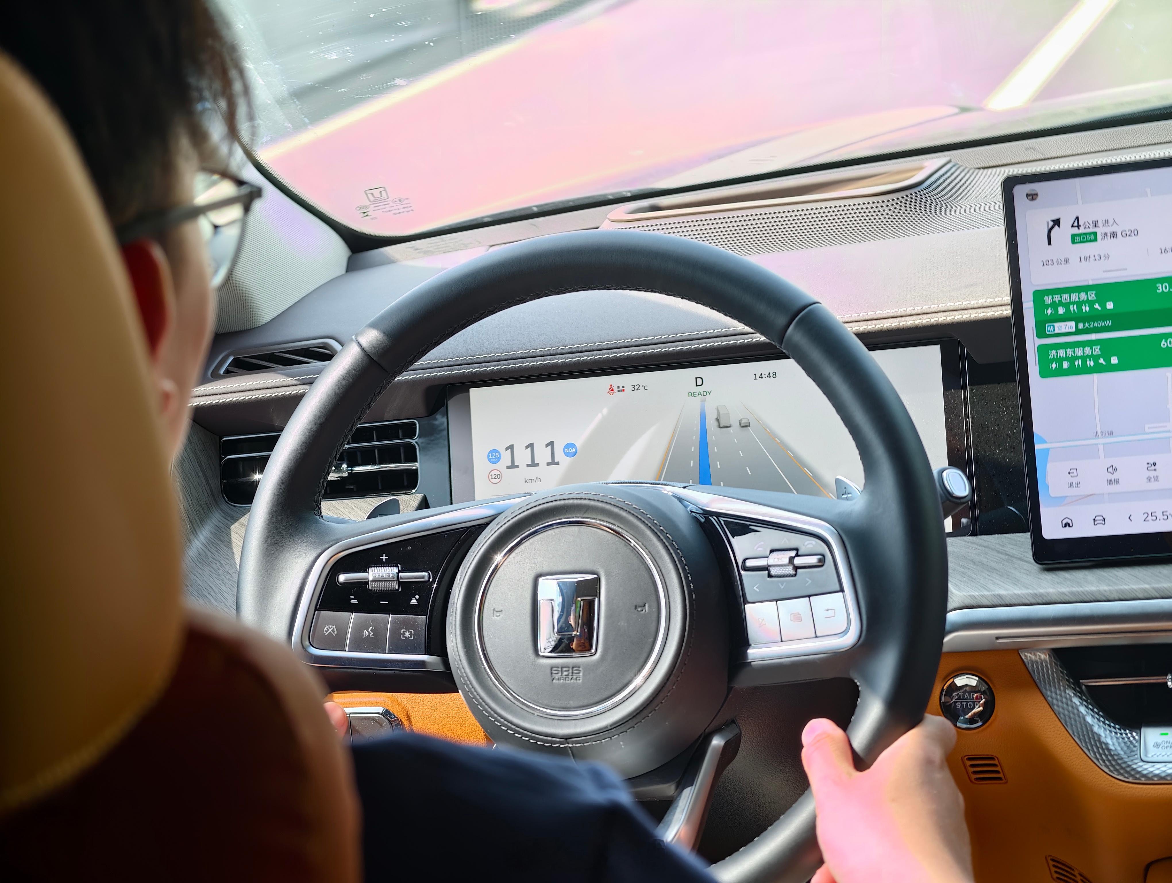 今天从淄博去济南参加个大学校友会坦克500 一路上开着NOA辅助驾驶据我这同学哥