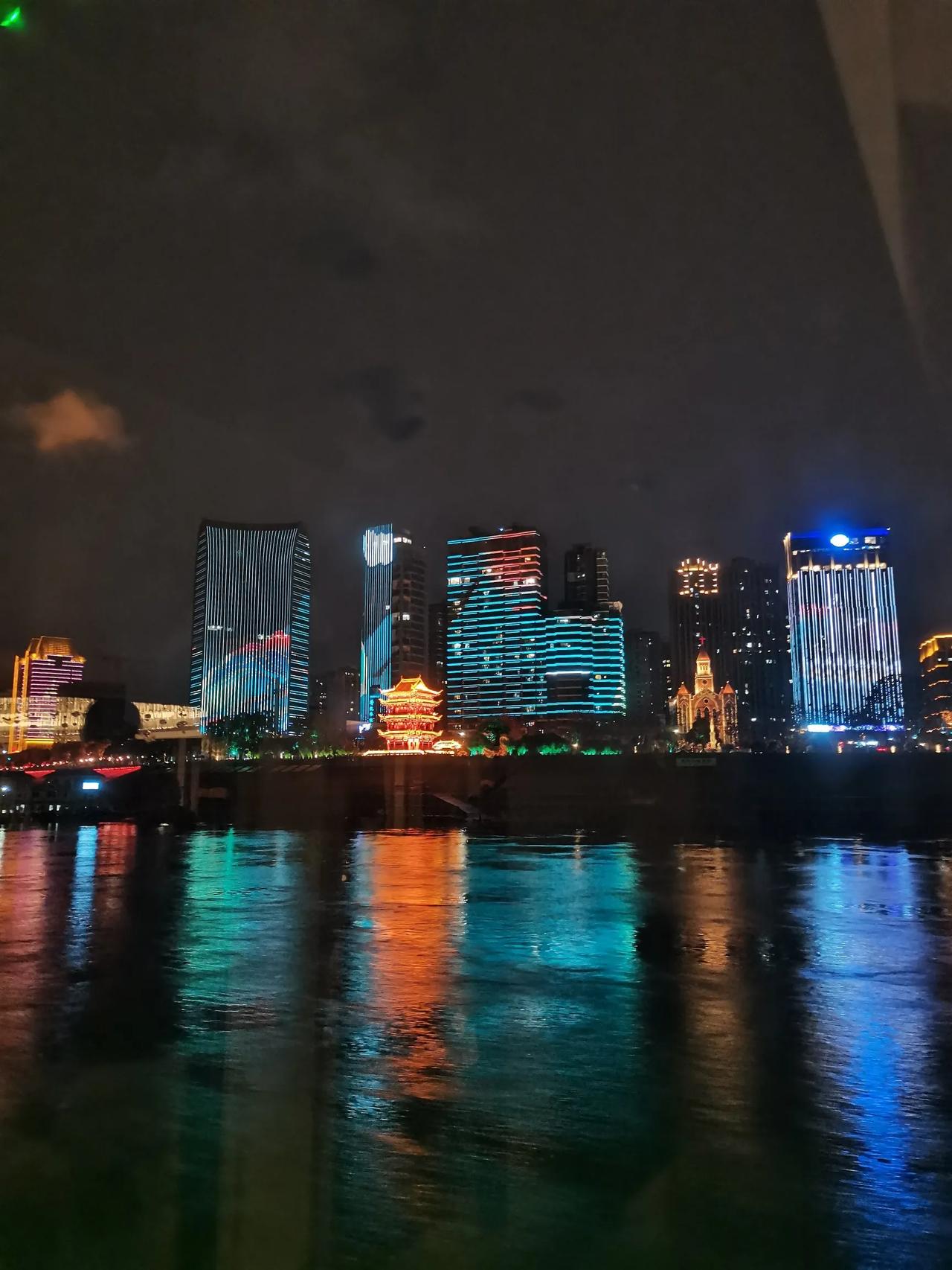 赏璀璨烟火我正在参加天南地北大拜年春节活动，完成任务可瓜分80万元，最高得202