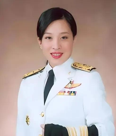 泰国传来新消息

6月12日，泰国王室宫务处对外发布公告，泰国国王玛哈·哇集拉隆