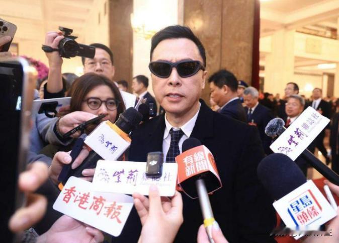 甄子丹表态支持香港《基本法》第23条


综合香港《明报》和台湾《联合报》报道，