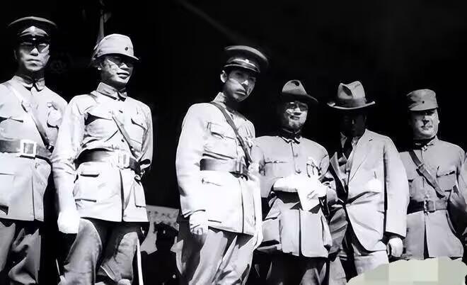 1930年9月10日，张学良在北陵别墅的军事会议上，为了能够获得参会的东北军将领