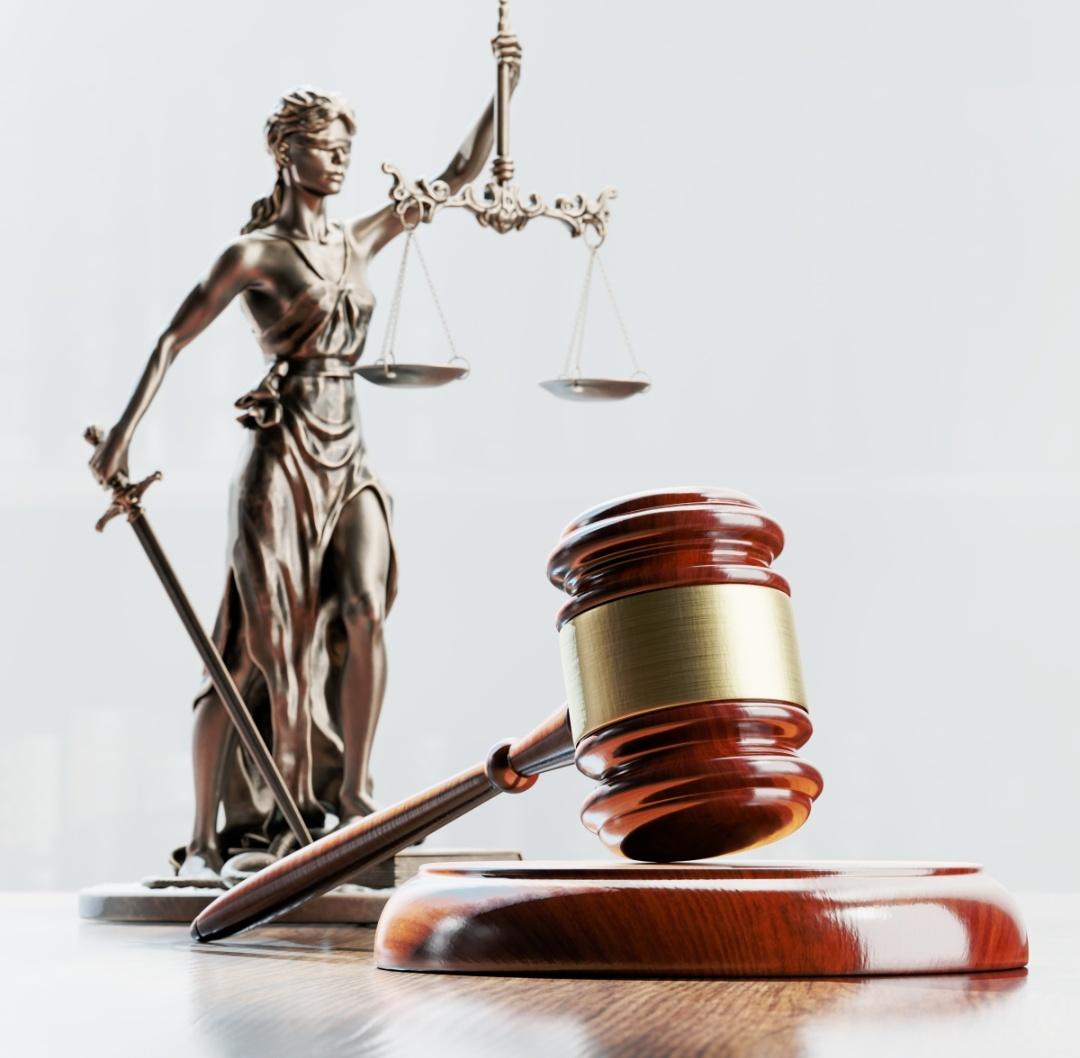 六比三，美最高法院废商贾强加全球之关税。商贾愤而詈骂。
此事至少明鉴三端：
一曰