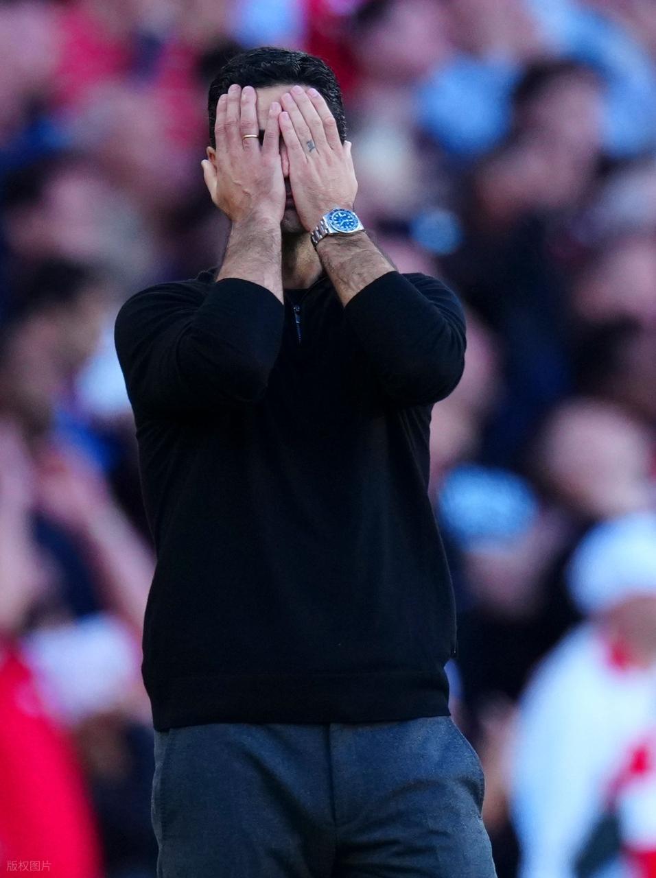 2025 - 26赛季英超，不管最终谁拿到亚军，都将沦为笑柄！倘若阿森纳连续四次