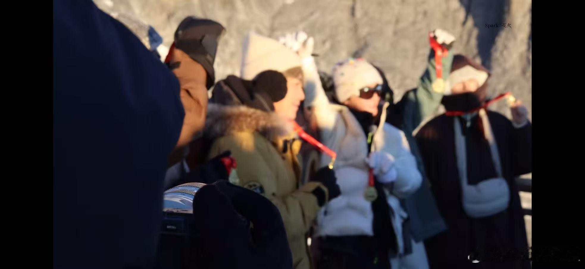 丽江再就业男团金山看日出快乐老友记山河为证，老友为伴，再就业男团丽江金山日出，温