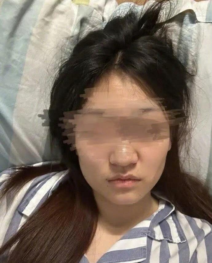 曾引发全网关注的浙江永康公厕被殴打案件，施暴者俞某已经刑满出狱。2022年，当时