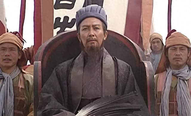 为什么刘备死后，诸葛亮不是在北伐，就是在北伐的路上