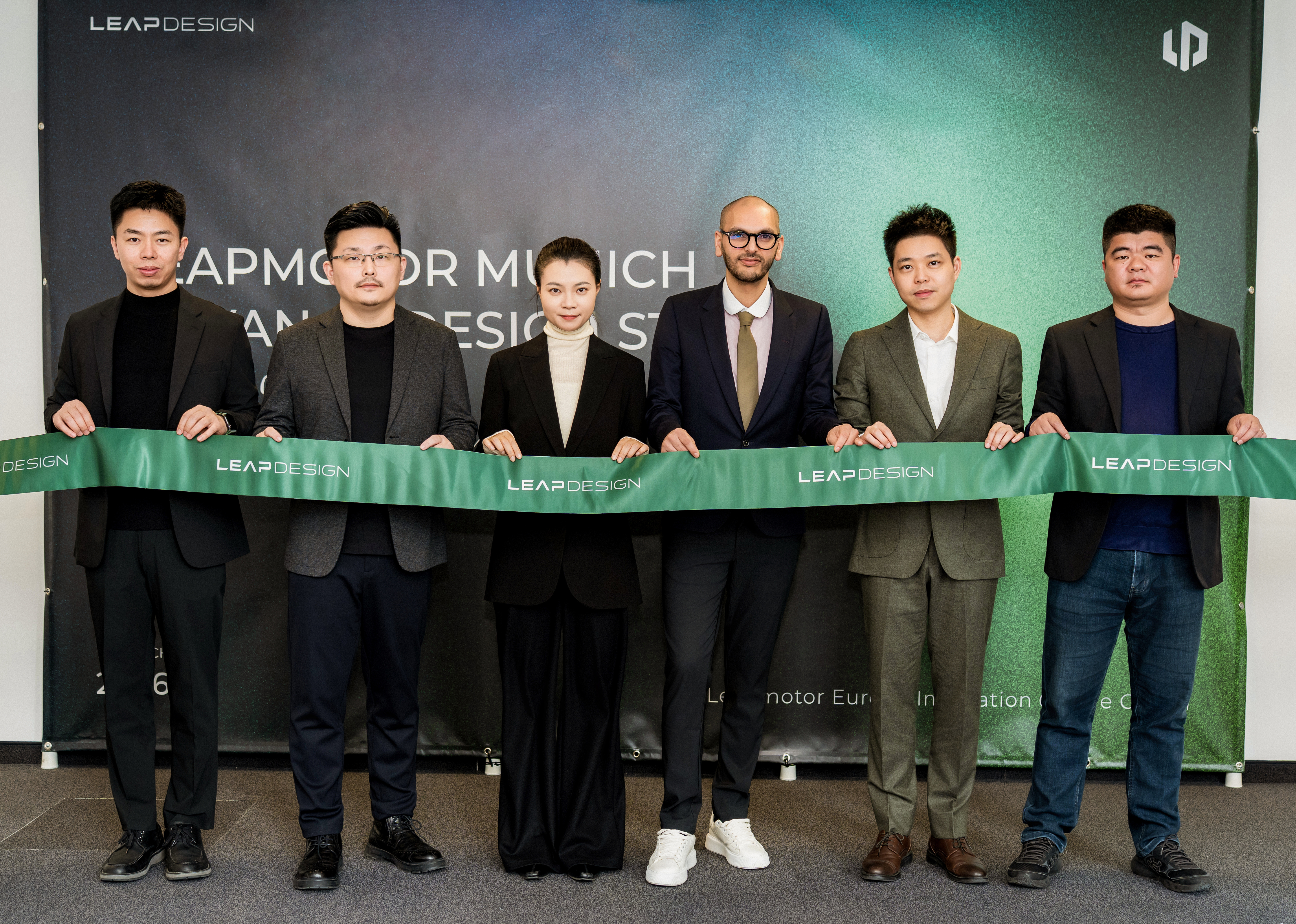 零跑全球坐标新解锁✅3月20日，零跑汽车欧洲创新中心在慕尼黑正式开业海外首个创新