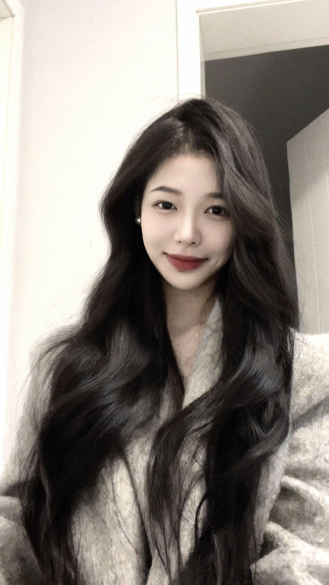 我已经不再年轻了，是不是也没她们有趣了