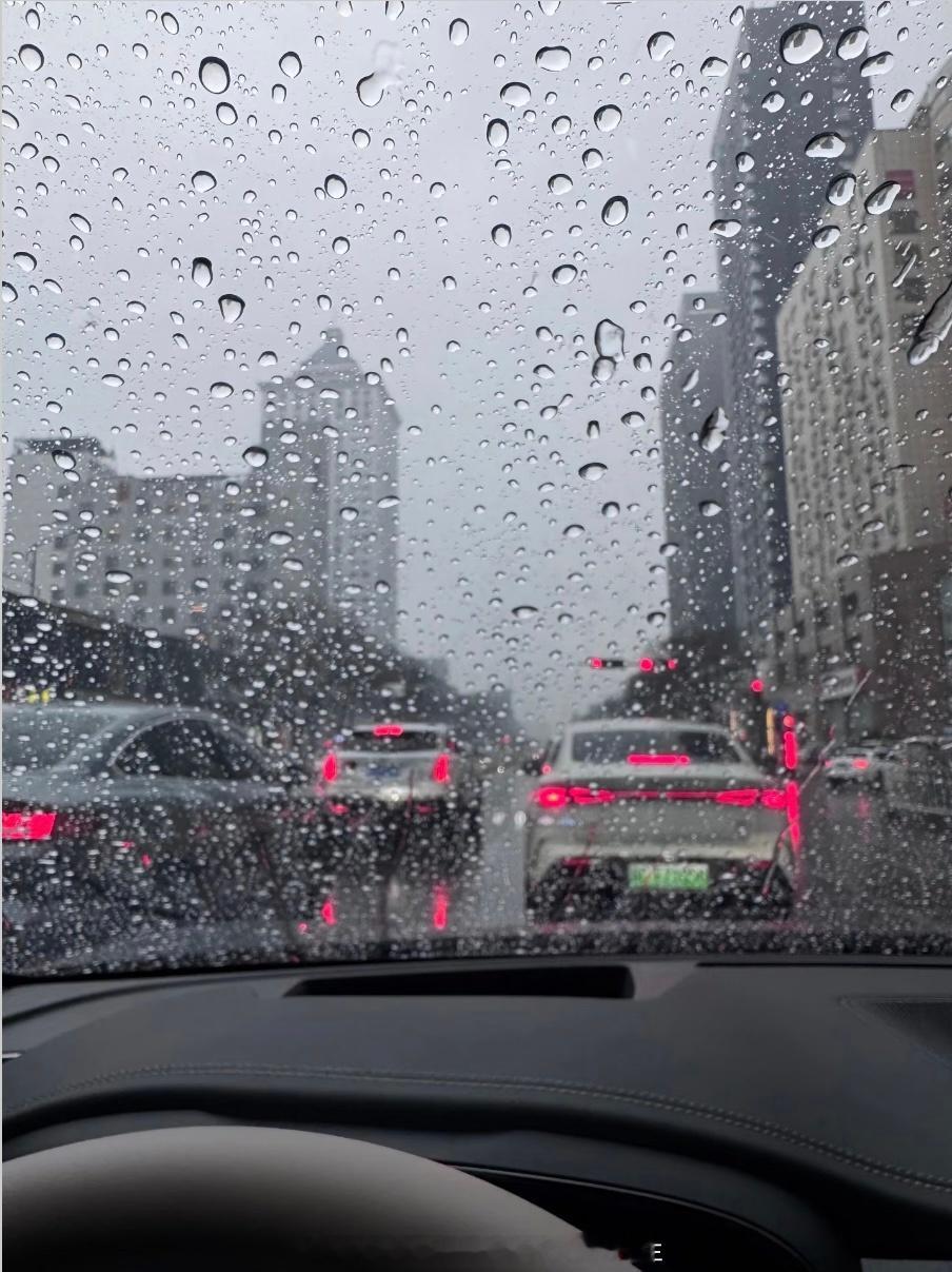 这大早上跟晚上一样，要不是刚起床，我一度怀疑我在做梦黄金 黄金原油趋势剖析大师-