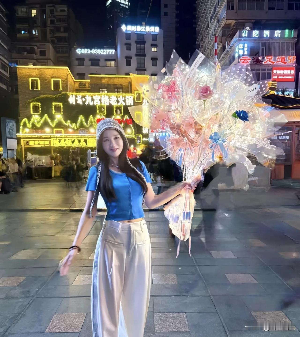 其实吧，有些女生也是说不想生孩子，但是真的生了就好爱，因为自己的孩子怎么看都爱。