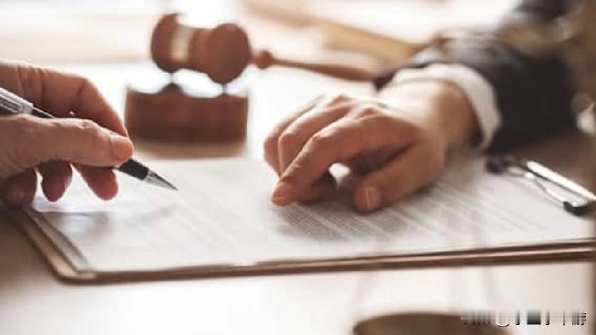 中国一对老夫妇不知道儿子与妻子已离婚，将房产及存款20万人民币赠给媳妇，盼其留下