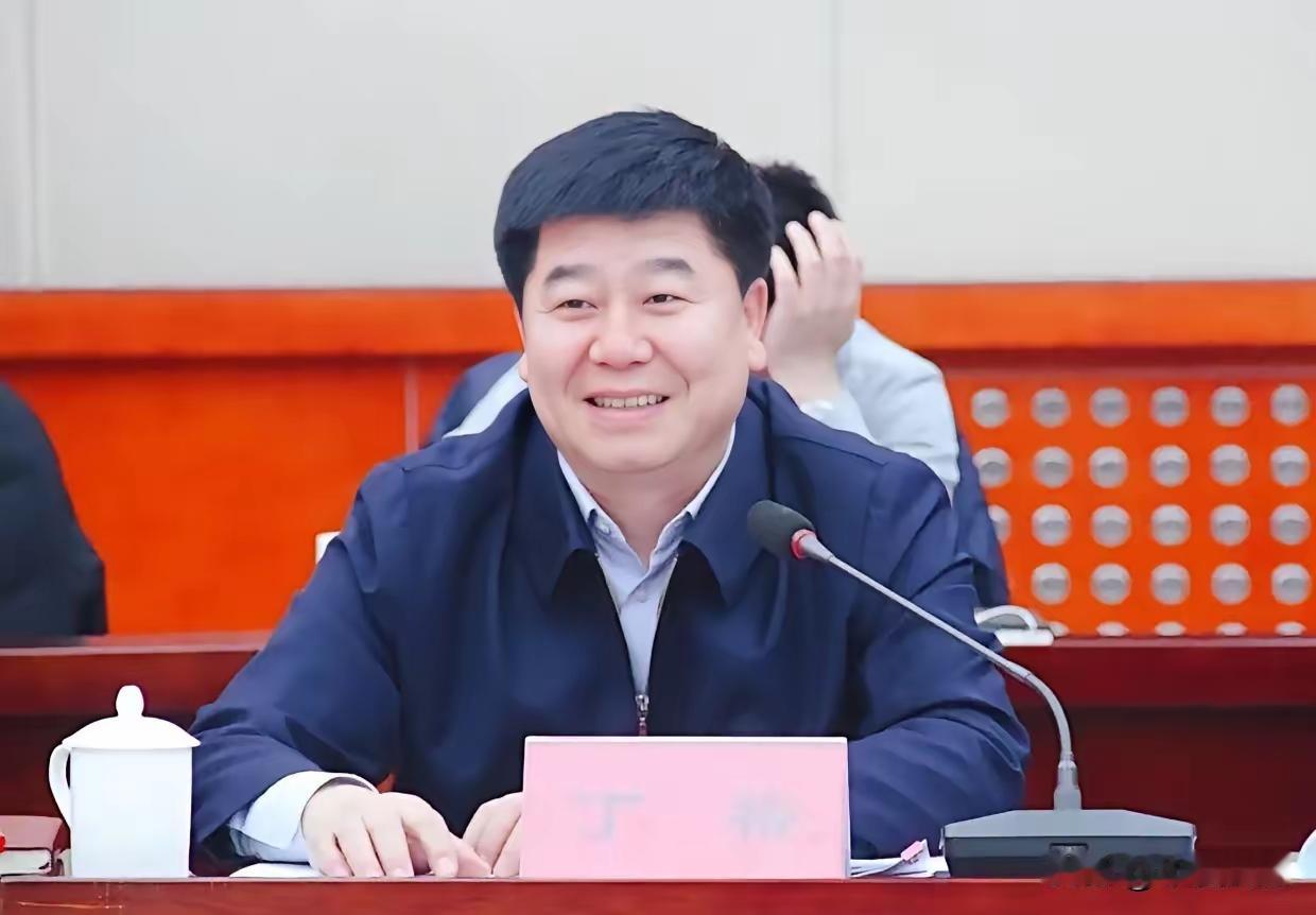 失联！原怀仁市委书记丁裕辞任人大代表
​原朔州怀仁市委书记丁裕去职后，数月没有消
