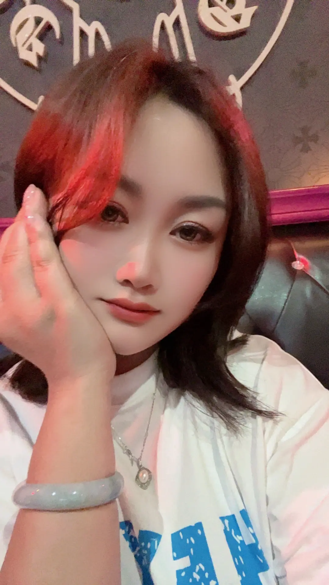 人的磁场很重要，多和善良的人同行，多和勤奋的人携手，多和真诚的人同路...