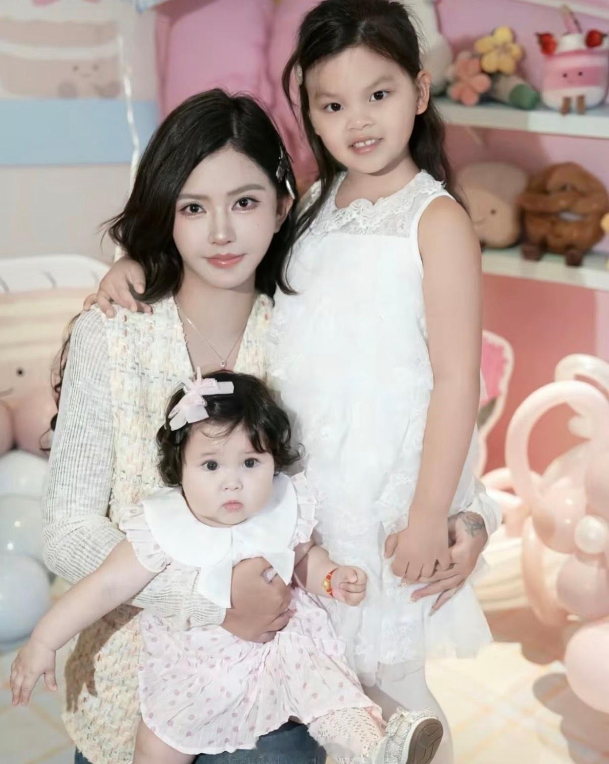 小猪妹惨遭滑铁卢 以前各种出境 豪车 买奢侈品这是要把前夫哥的猪妹埋了吗？难怪有