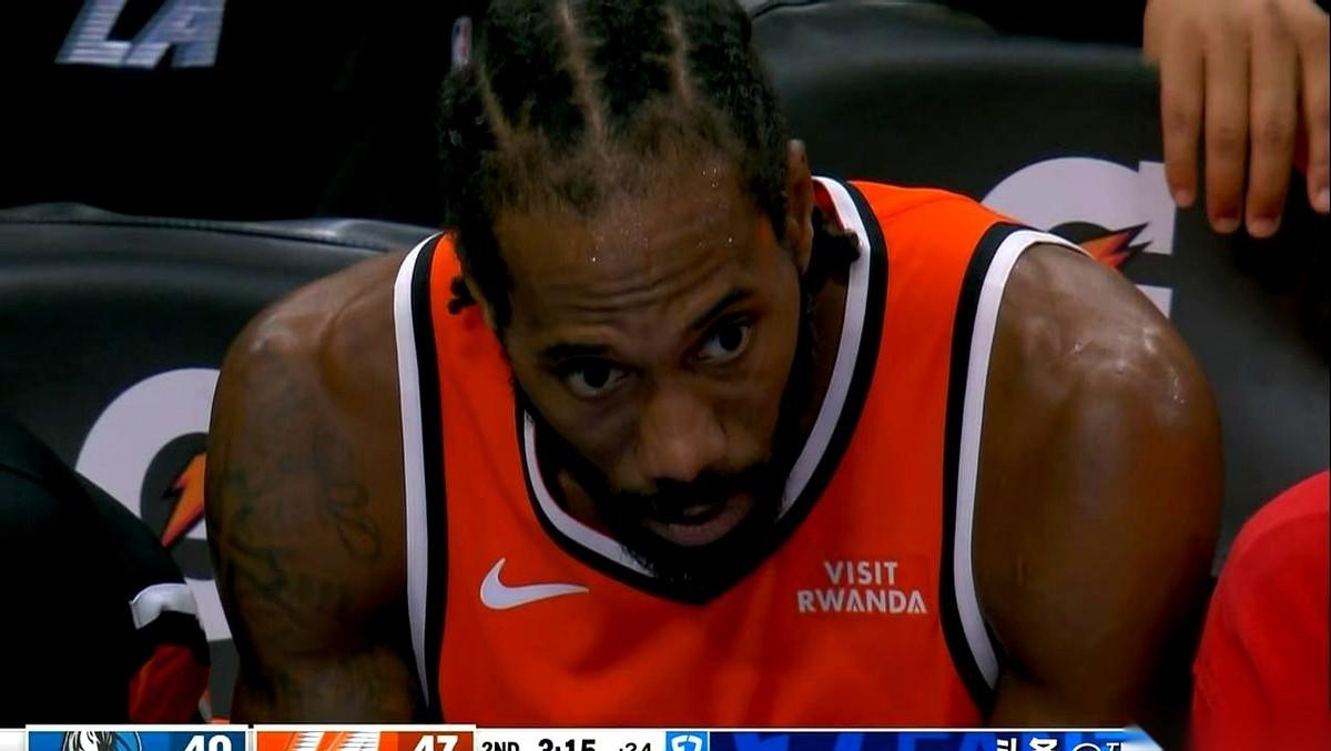 那个镜头，真的给我看破防了。
就那么几秒钟，镜头切到场下，切到了刚被换下来的伦纳