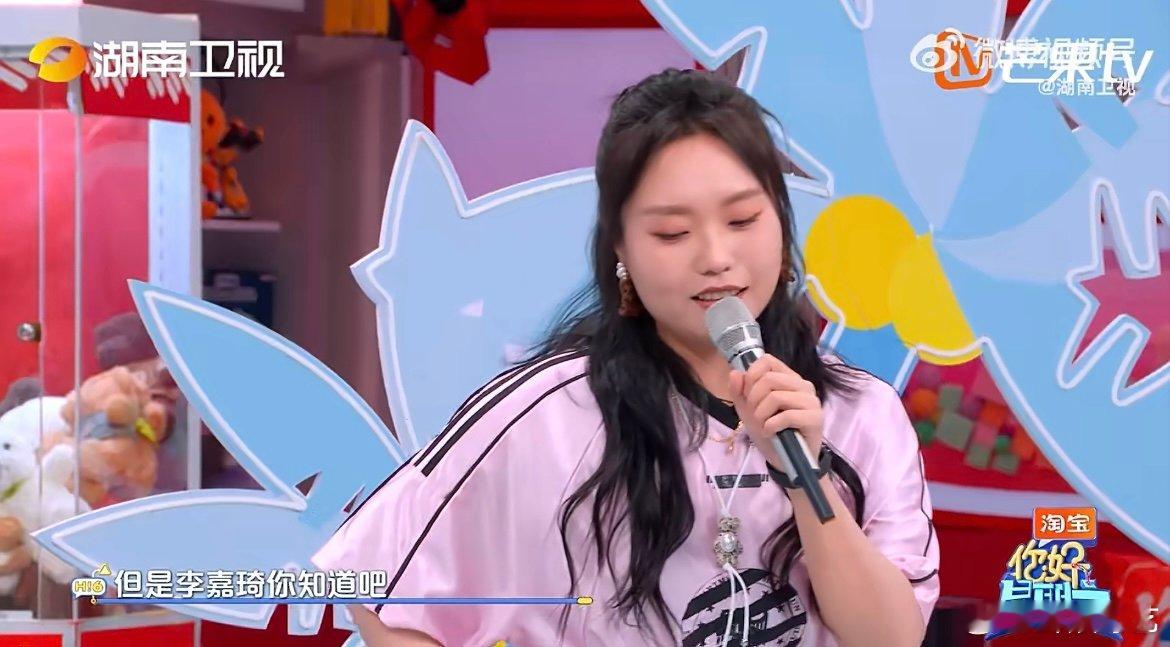 李嘉琦李雪琴互相伤害这一块儿 破防挑战名场面预定！李嘉琦李雪琴互损起来毫无包袱，