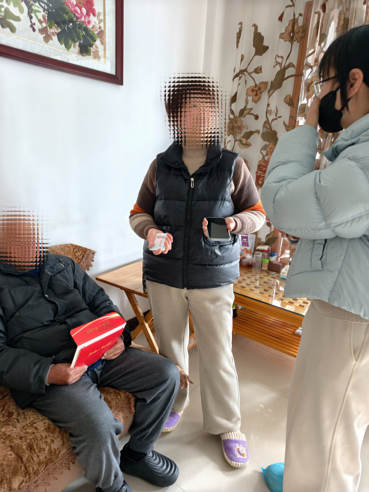 宁波江北一次温情联动让老人养老钱不断档 近日，宁波江北95岁阿尔茨海默症老人，因