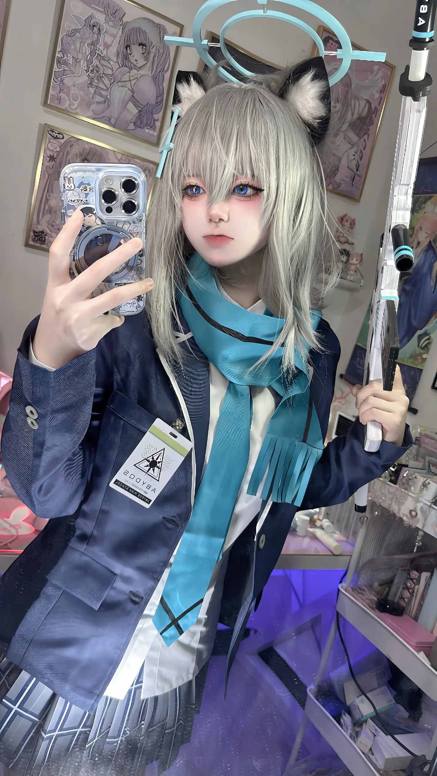 戴面罩的女孩.jpg.