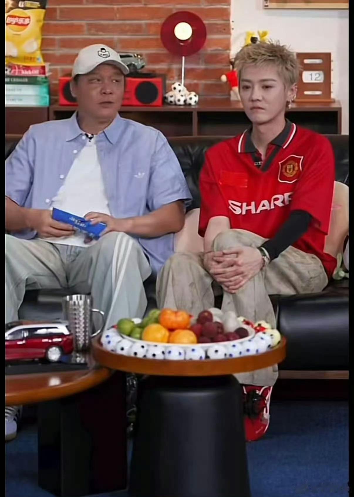 鹿晗鹿晗预测姆巴佩最有可能拿金靴鹿晗直播聊球十分专业，笃定姆巴佩最有希望拿下本届