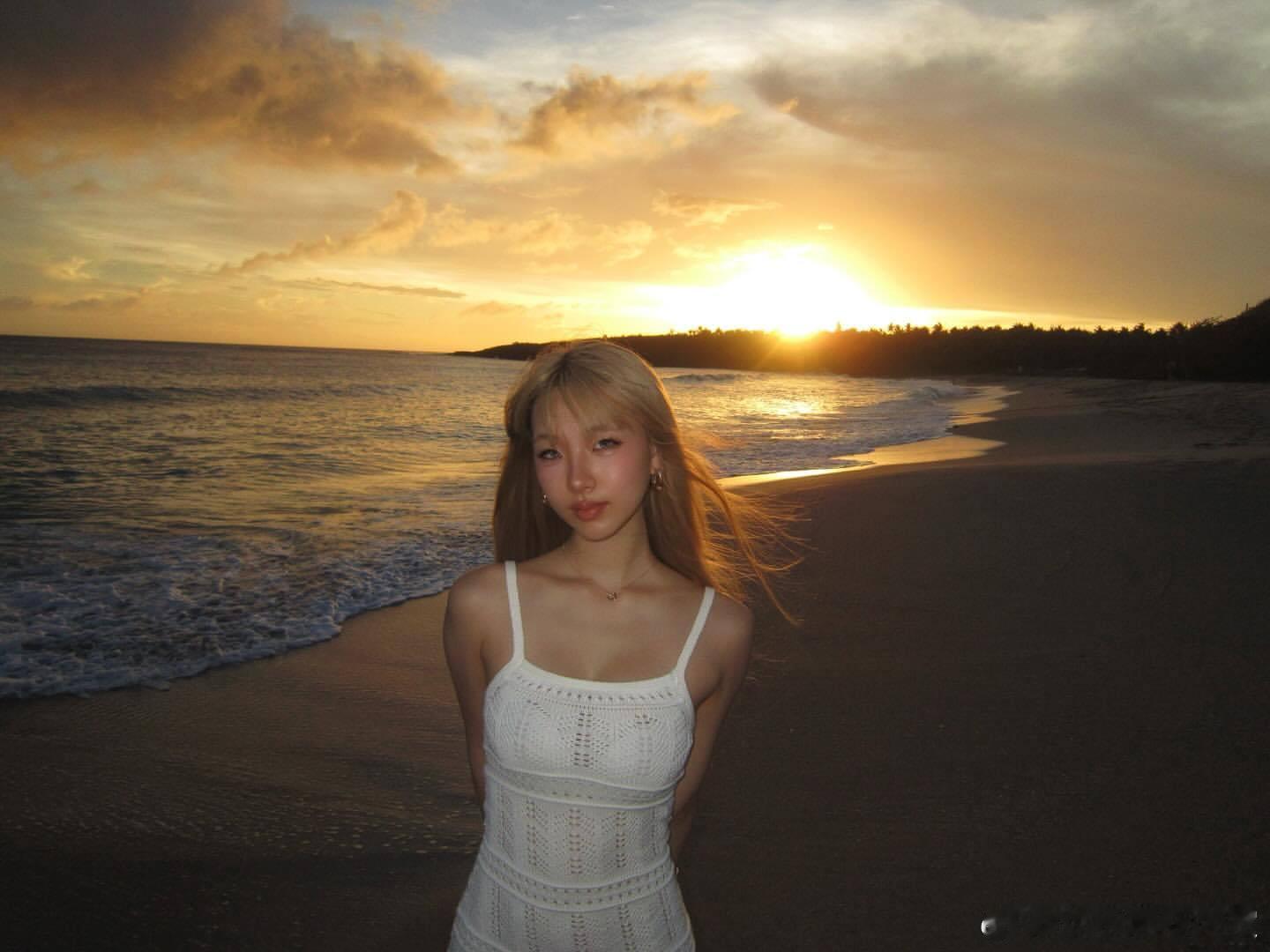 小S大女儿新发色 小S大女儿新发色，这个金发好美~ 小S大女儿Elly染金发了 