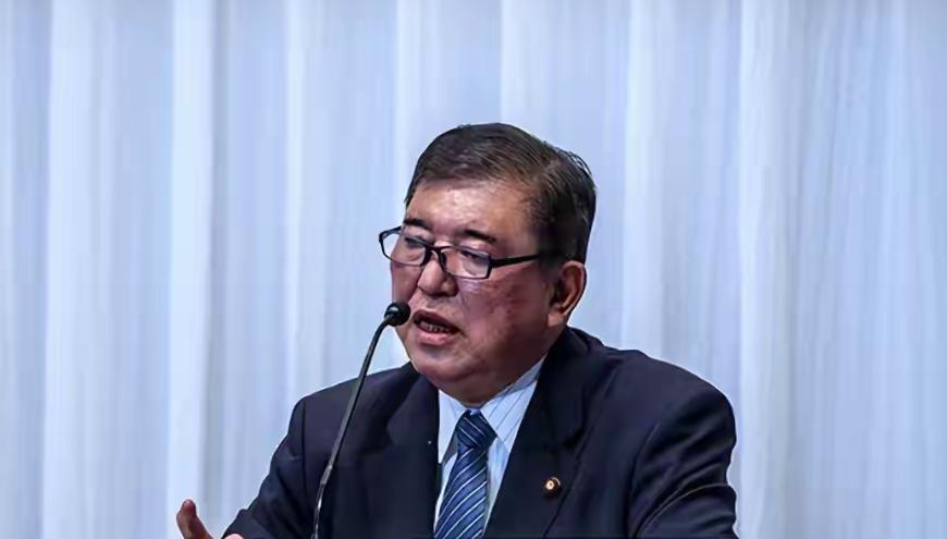 万万没想到，日本前首相石破茂一句话，就让日本政客彻底沉默了！他公然表示，如果日本