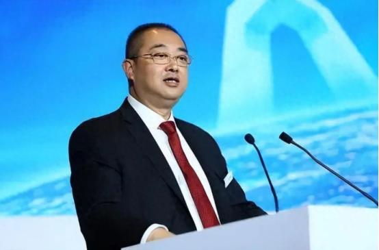“躲到美国也没用”，这句话放在恒大前总裁夏海钧身上，现在听起来一点都不夸张，一度