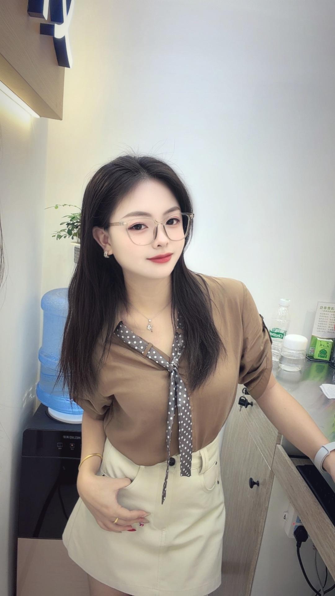 我会更坚强 会更丰盈 会走的更远 只恳求身上的锐气不被消磨殆尽