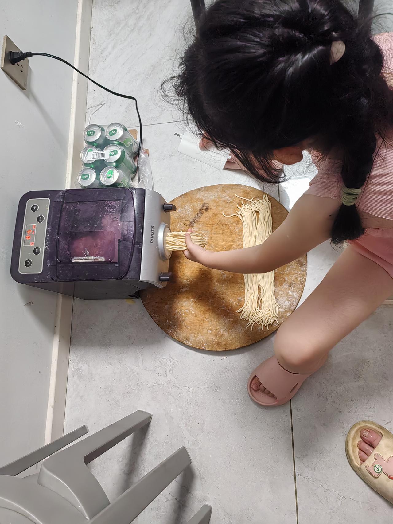 聚家乐装修，明天处理东西，我得去看看，买点花生，木耳，黄花菜，大酱啥的。
   