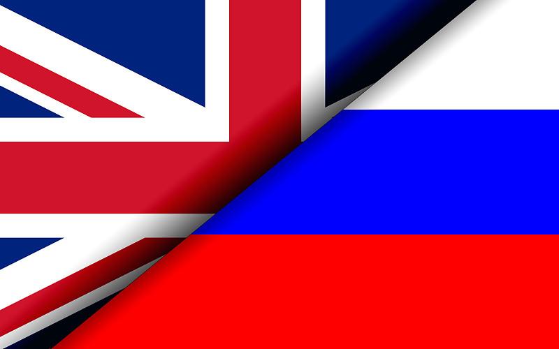 俄罗斯对付英国大概率还是老一套。从过往看，英国每次突破俄罗斯红线，都会触发“口头