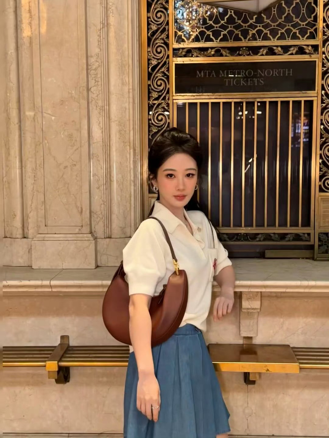 杨紫杨紫董竹君 yz杨紫玉兰花开君再来 脸上的轮廓越走越清晰 是你成长的足迹【杨