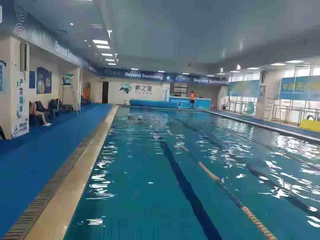我的今日状态：😁轻松愉快
我这里的天气：☀️晴天

炎热的夏天我最喜欢的运动当
