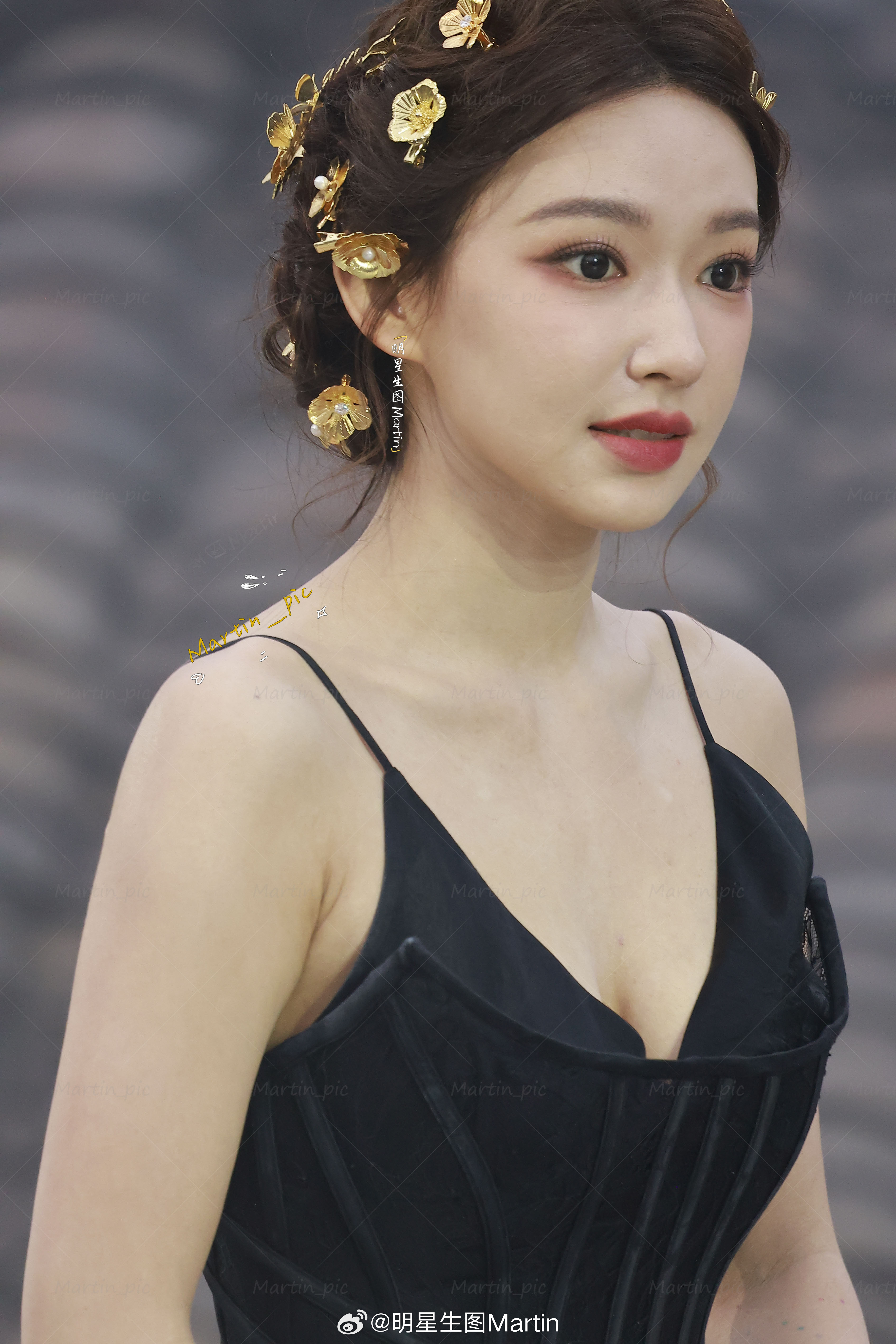 程潇 程潇REDGALA生图黑色吊带裙潇潇 就这样轻轻松松美成仙女最新潇息 cx