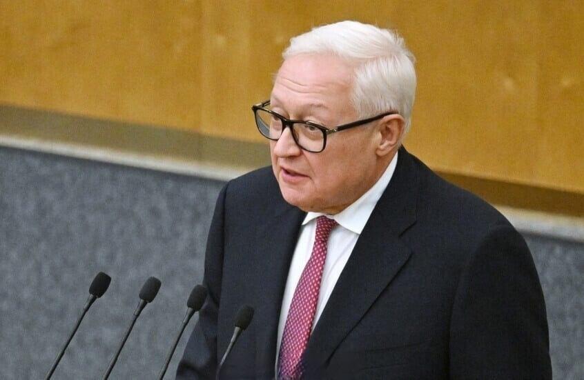 俄罗斯副外长谢尔盖·里亚布科夫昨天表示，设定“人为的最后期限”无助于就乌克兰问题