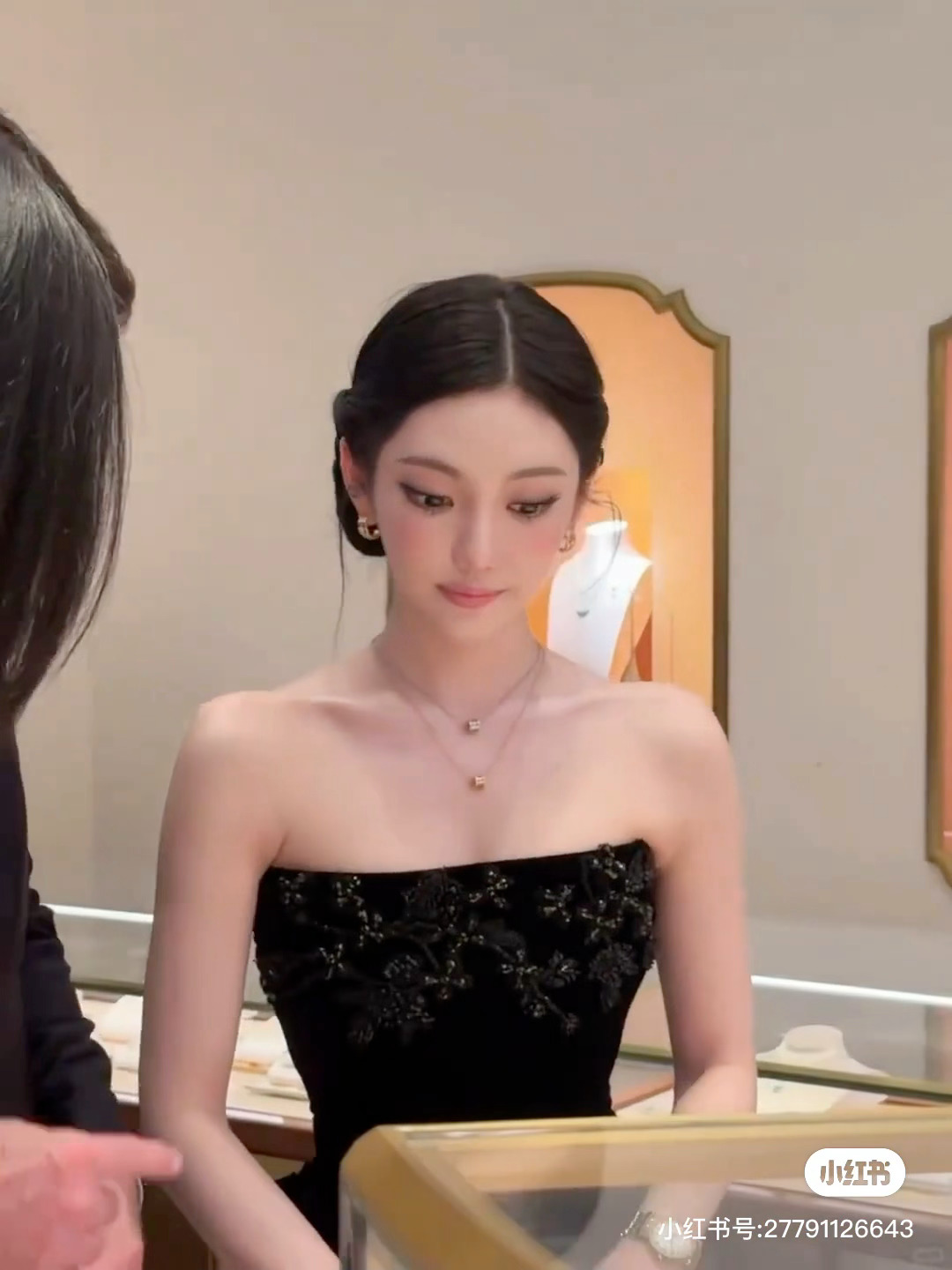看到生图我都惊呆了 这是我最喜欢猫女长相的一次 美萌乖成啥样了….. 