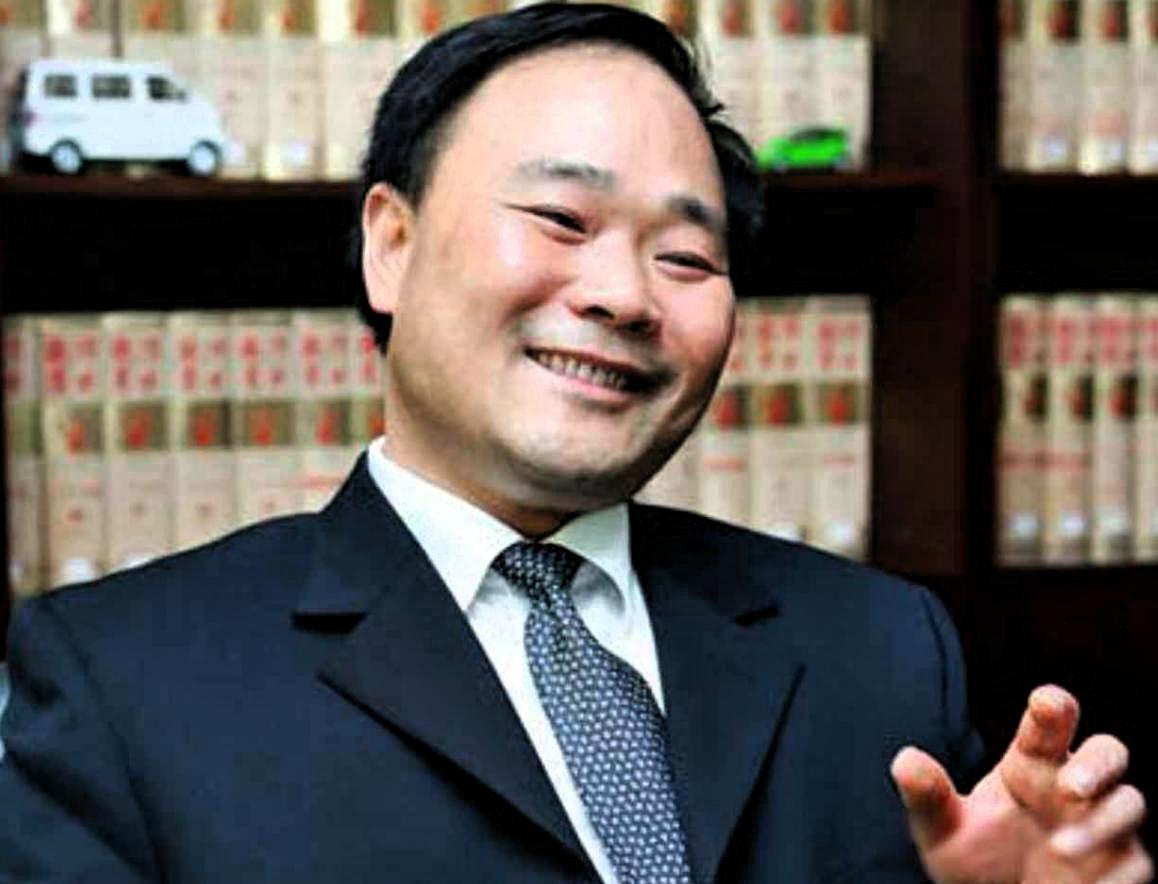 吉利汽车董事长李书福近期忍不住“破防”，无奈表示，现在全中国几乎所有造车新势力都