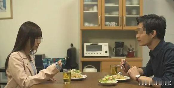 贵州，女子和男网友才认识1个月，俩人奔现后，男网友邀她去家里，还发生了夫妻之事，