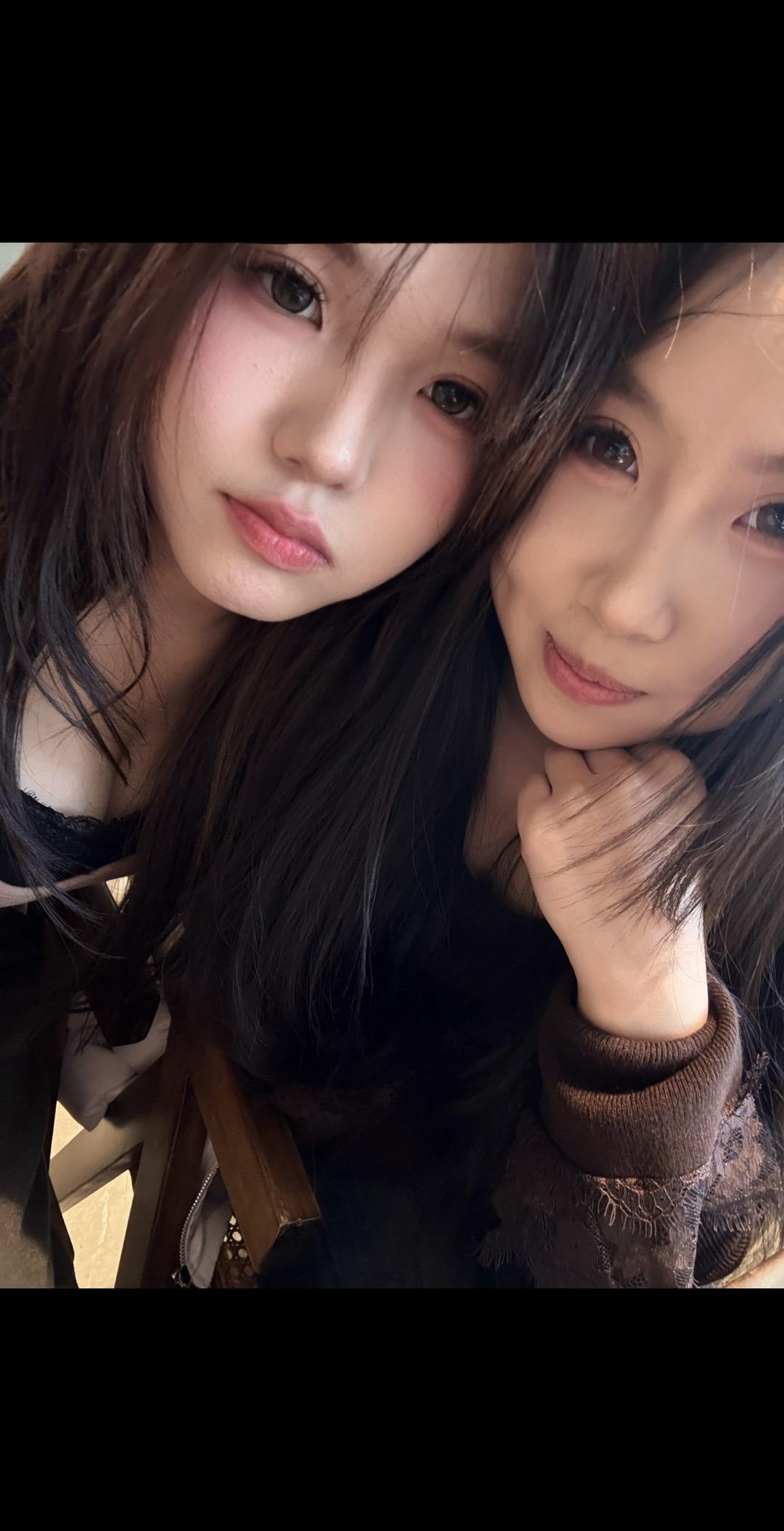 她总说自己不够漂亮  可是我喜欢她大大的眼睛笑起来时脸颊的酒窝生气时像...