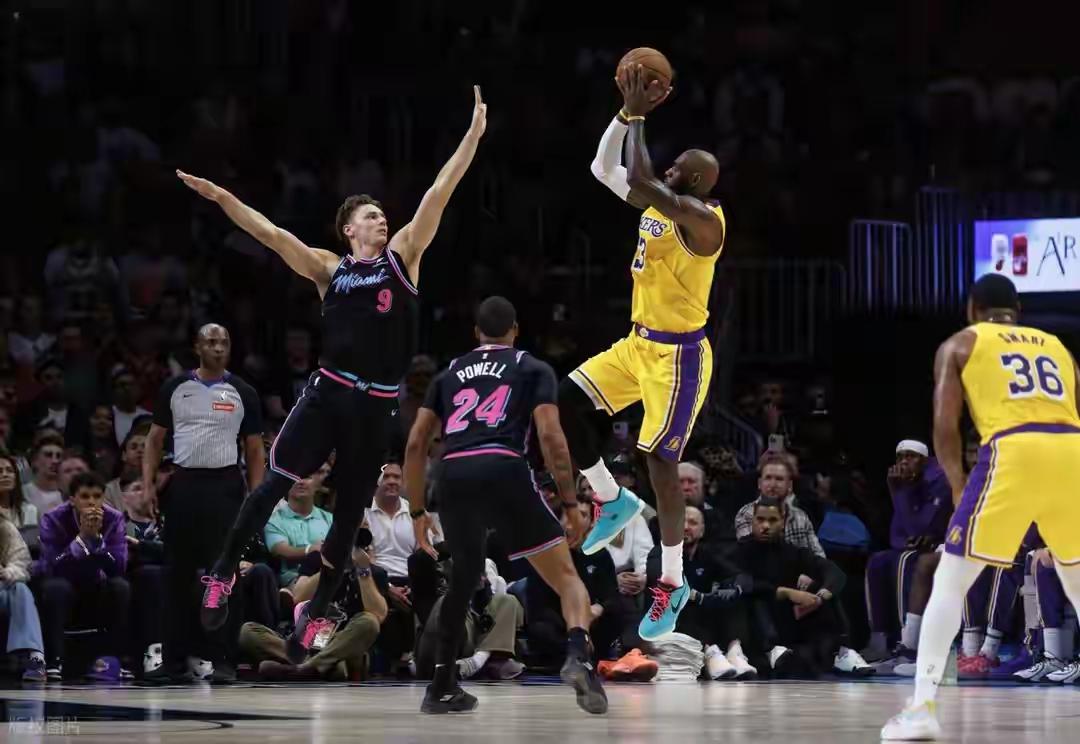 北京时间3月20日，25-26赛季NBA常规赛继续进行，湖人背靠背134-126