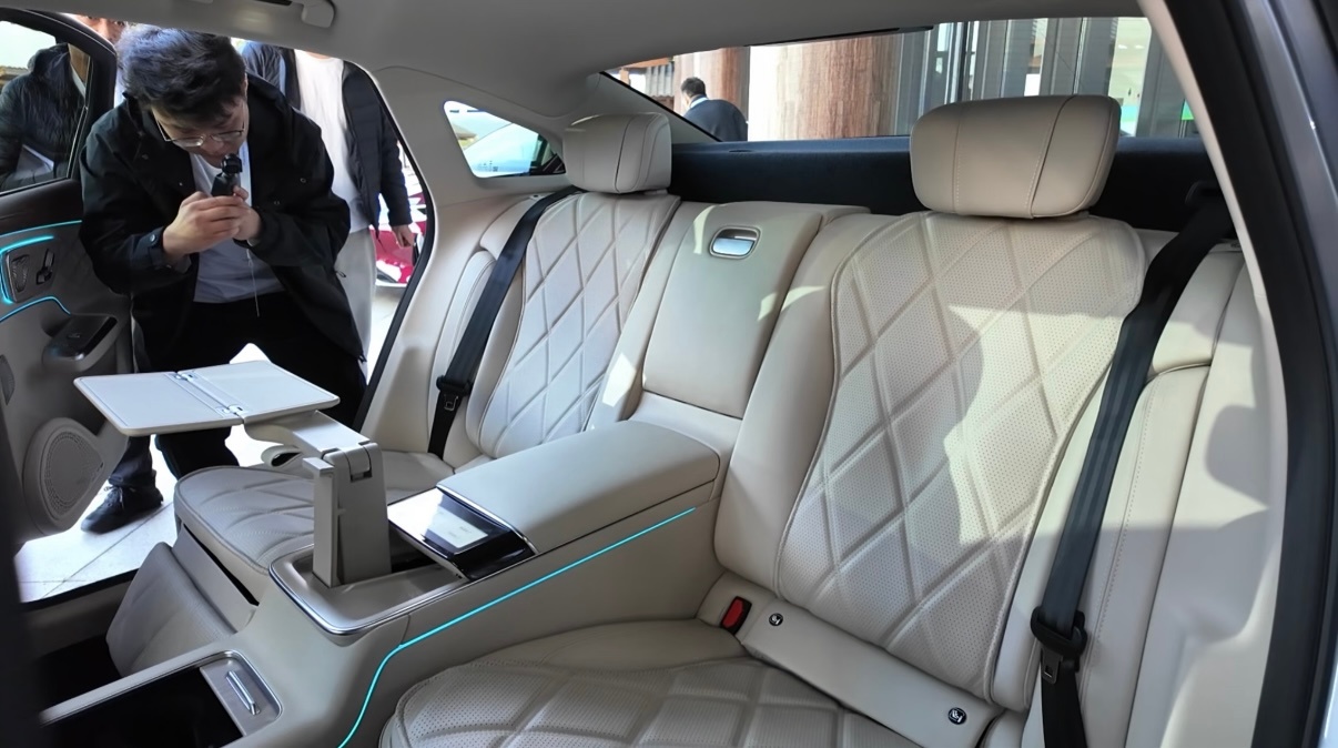 替你们看过了，四座版风云A9L是真豪新车价格上风云A9L 13.99万起，光辉四