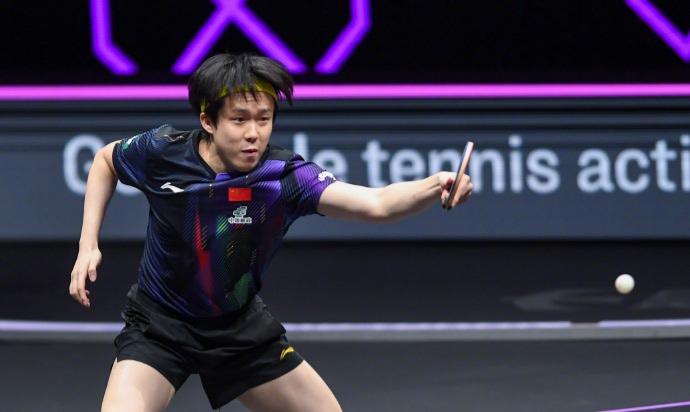 王楚钦2:4输给松岛辉空，止步重庆冠军赛8强，其实王楚钦在打球气势上依然强劲，正