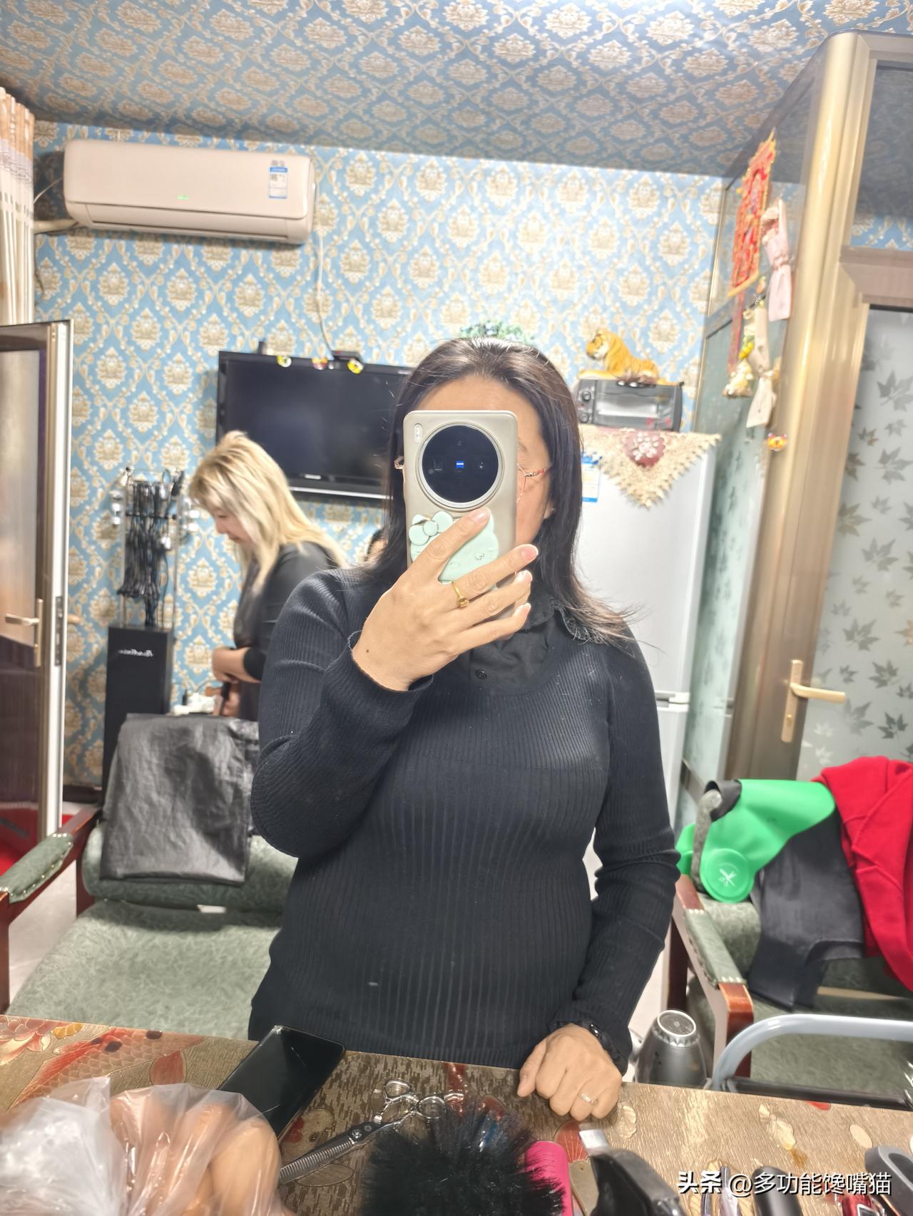 秋日生活打卡季 山西偏关猫姐好久没有来理发店💈了，差不多有一年了吧！
最近抛开
