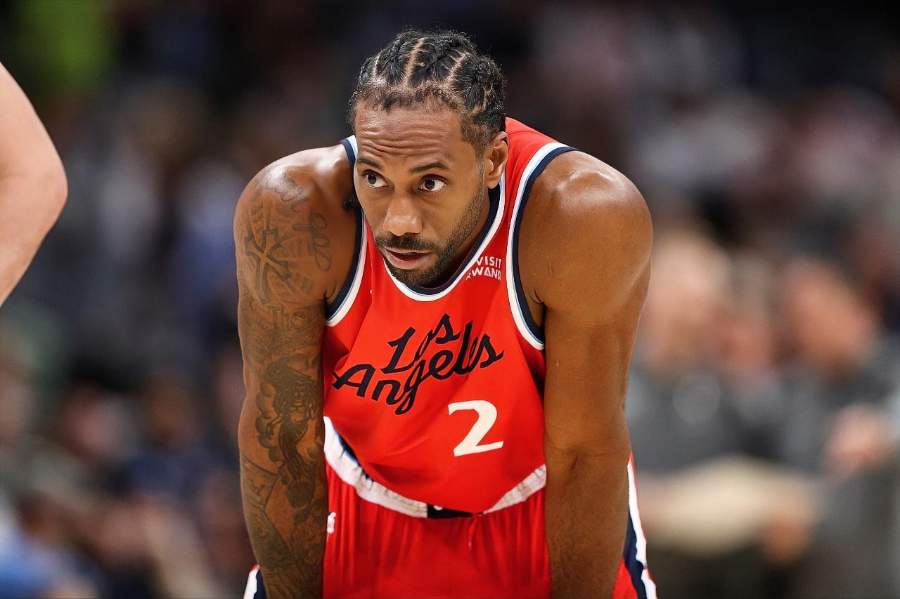 哈登：卡子哥，这快船是又要沉船啦？？？
小卡：谁是你哥？不过这快船的伤病诅咒，真