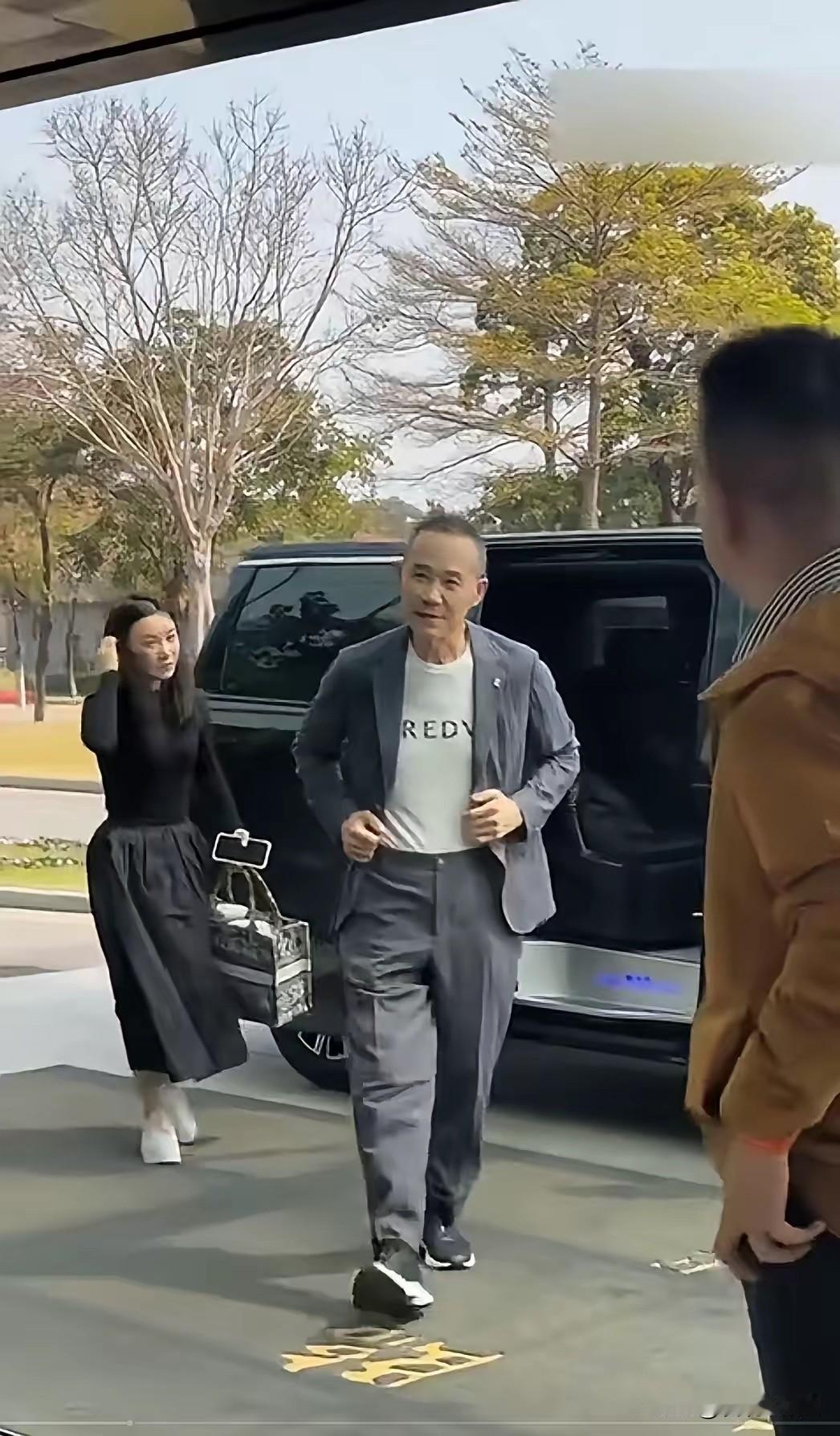 王老板重出江湖……

真正的强者，正是在认清人性软肋后，依然能坦然面对自己的选择