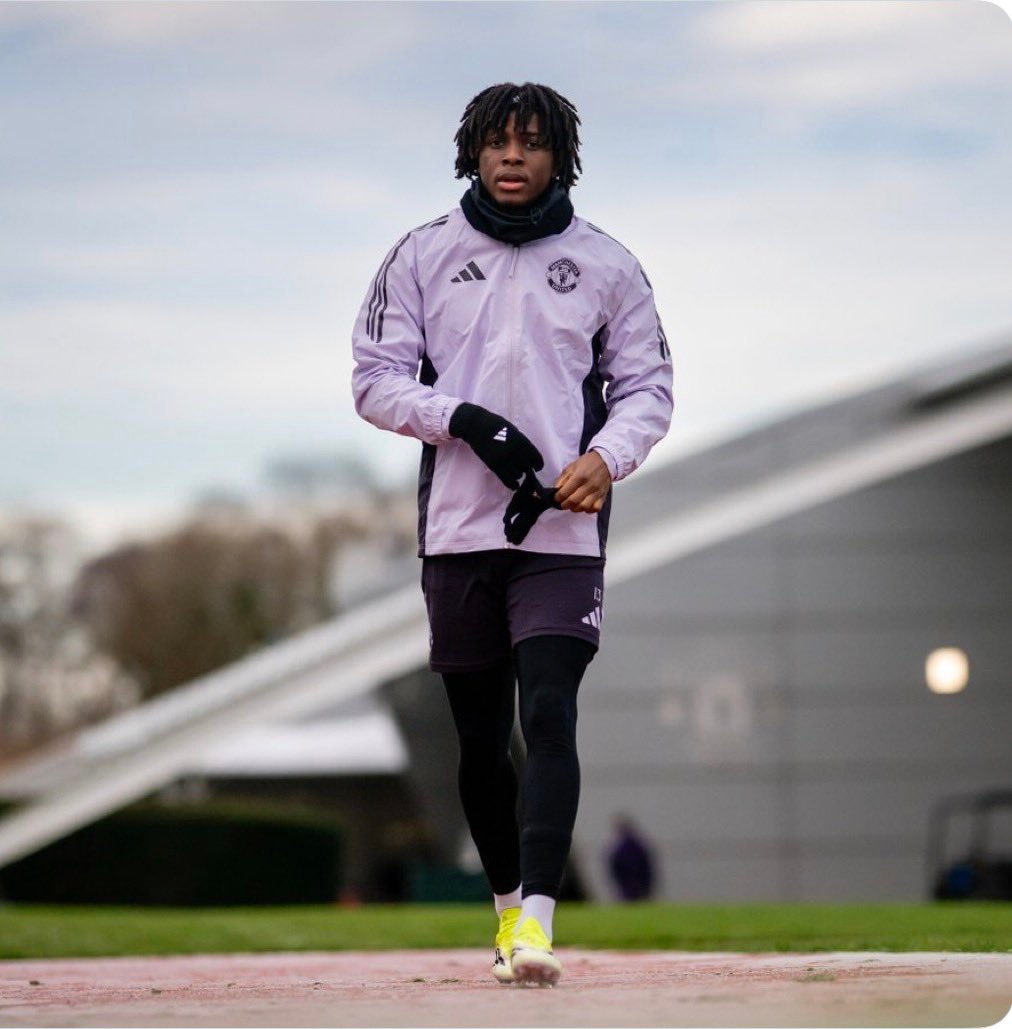 曼彻斯特晚报记者Tyrone Marshall：利桑德罗·马丁内斯将随队参加4月