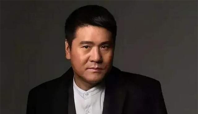 王福重曾扬言要消灭农民，如今又宣称战士冲锋陷阵只是虚荣，这样的言论，王福重的良心