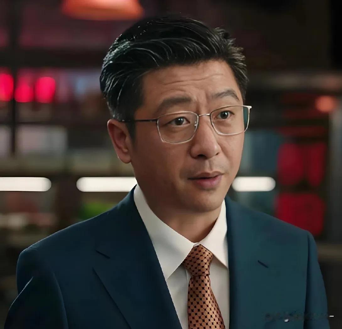 小孩子不会撒谎，

直到小女孩叫吴斌爸爸，

才知道叶修明也不过是颗棋子，真正的