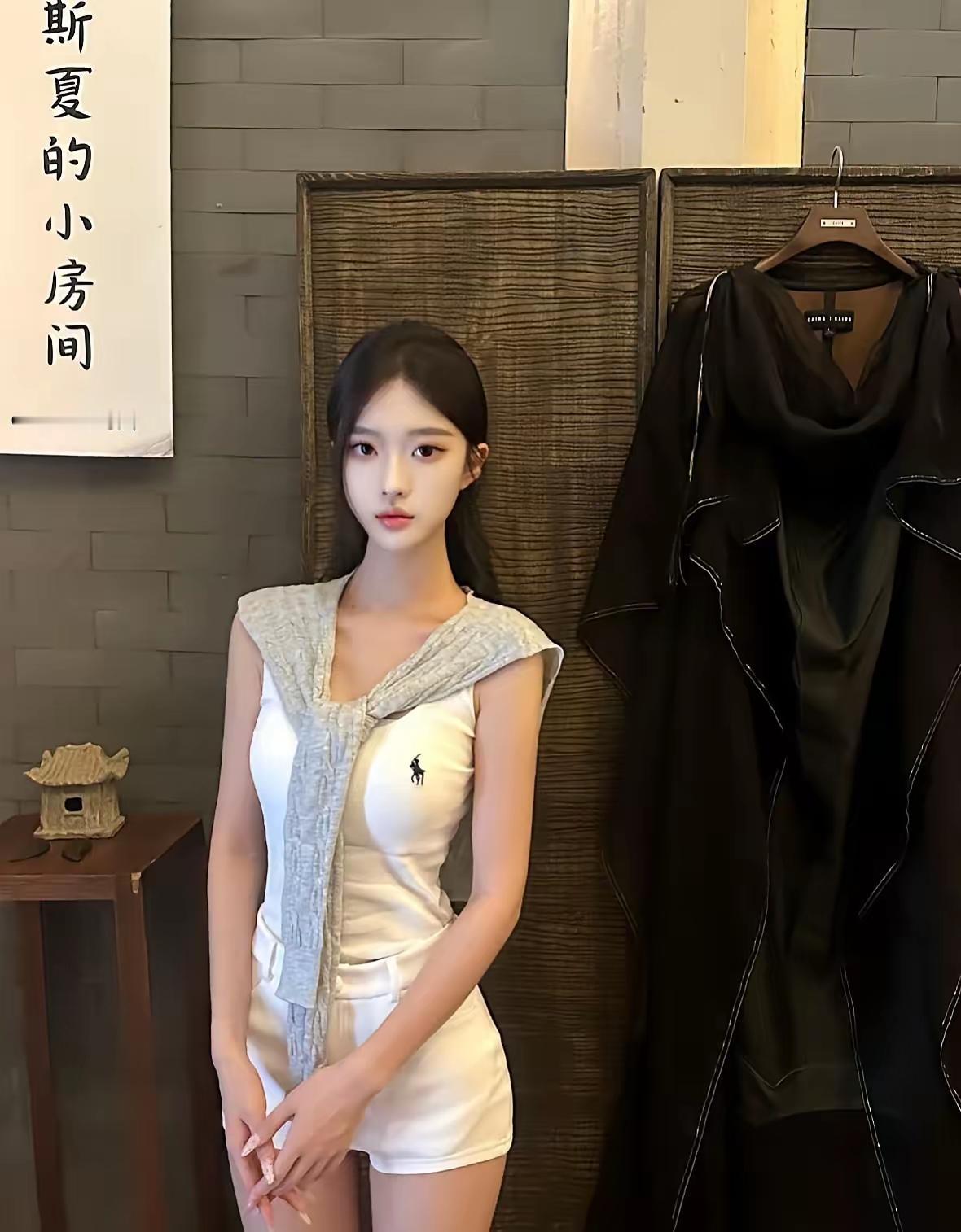 夏日穿搭指南 | 简约优雅，黑白配