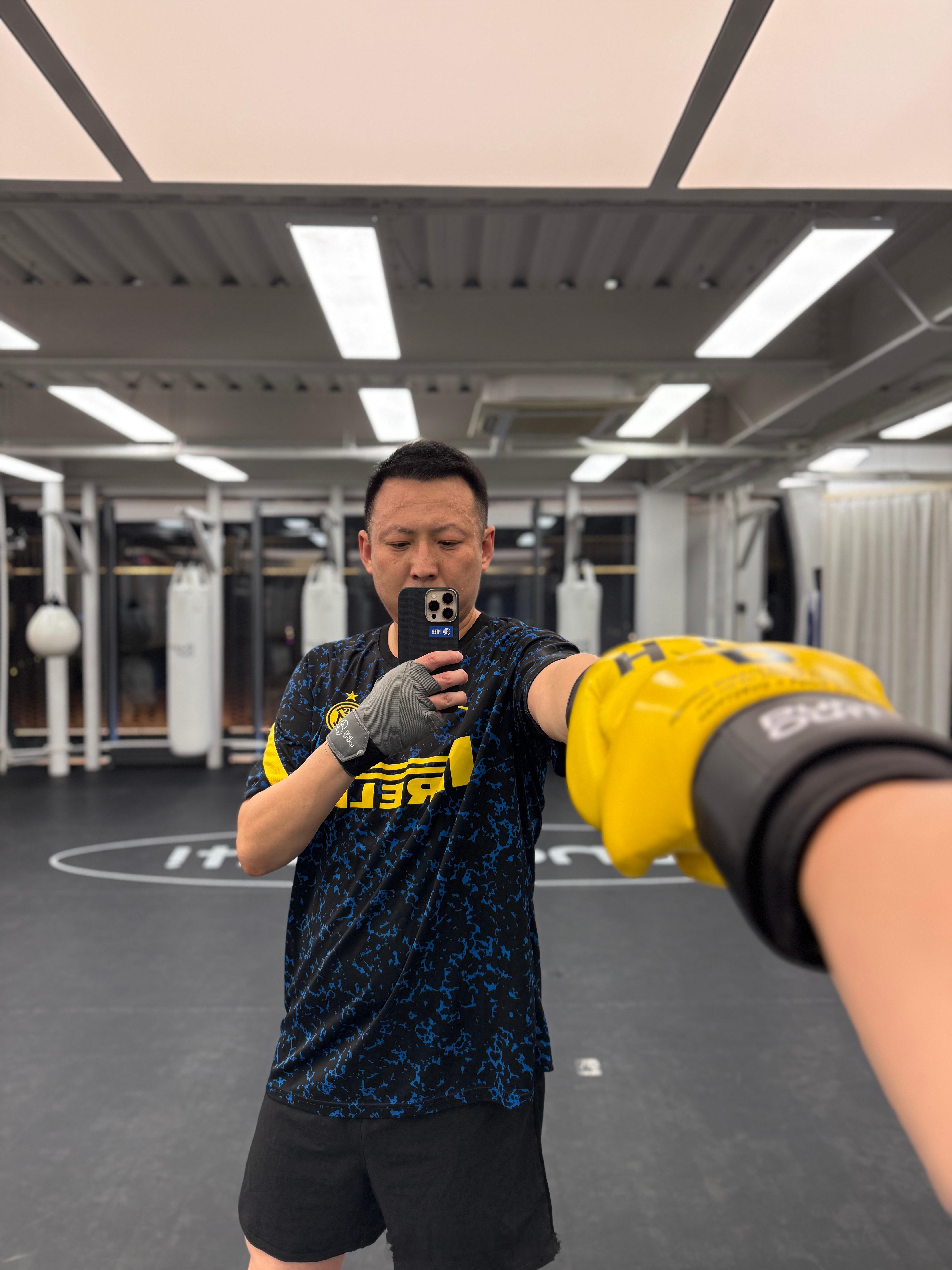 这会又拿所谓专家来说事了。像卡尔瓦雷塞之流当年的问题吹罚还少吗？这会他们是裁判专