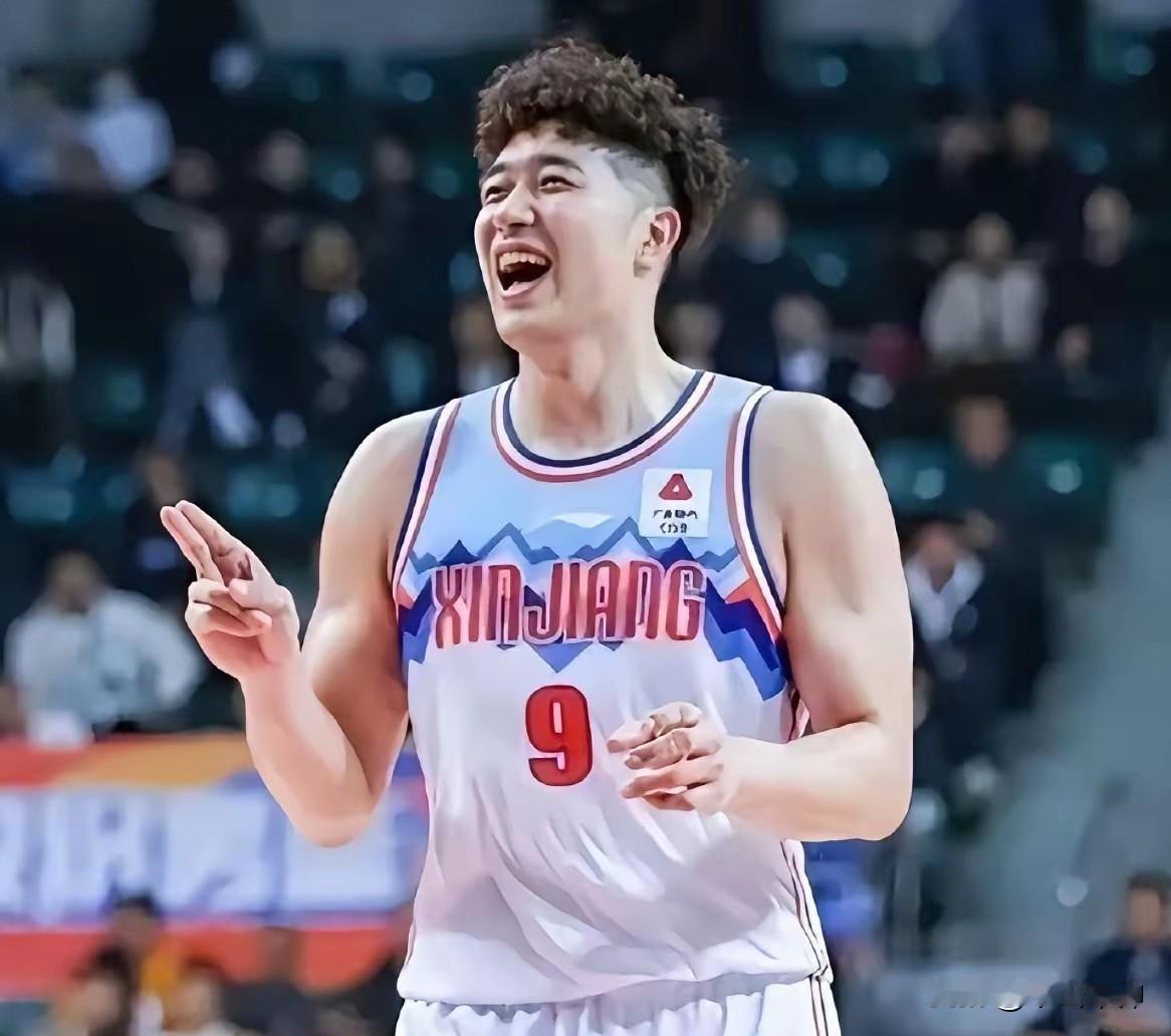 两位老将一台戏：新疆男篮吴冠希好看，山东男篮陶汉林好用！

元月2日晚，CBA常