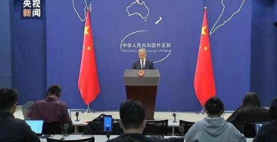 现在的国际圈真的太魔幻了！不管是大国还是周边小国，眼睛几乎都齐刷刷盯着中国，连大